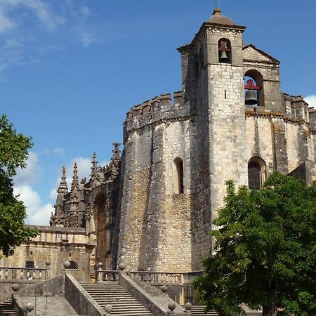 Bairro Das Flores Tomar Bagian luar foto